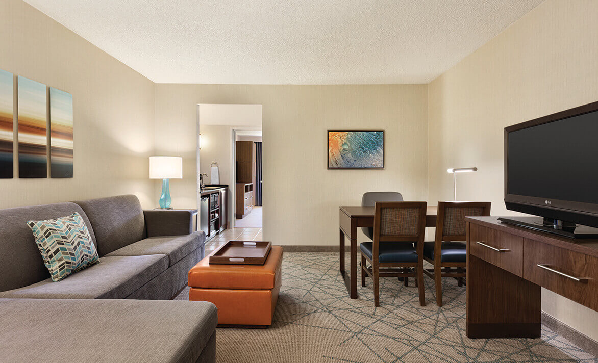 Bedroom living room in Embassy Suites by Hilton San Luis Obispo