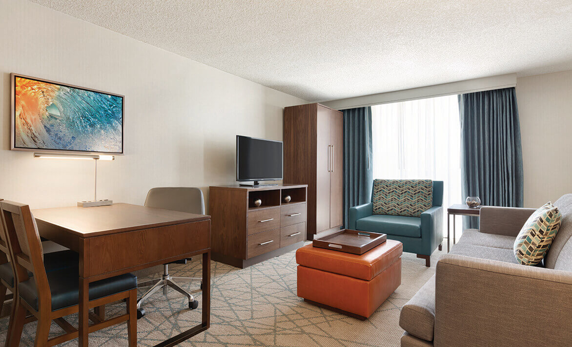 Embassy Suites by Hilton San Luis Obispo bedroom furnishings