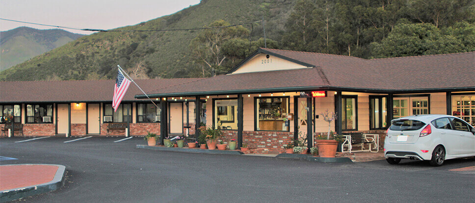 Outside of Peach Tree Inn Lobby in San Luis Obispo, California