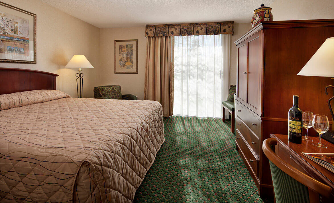 King bed at Rose Garden Inn