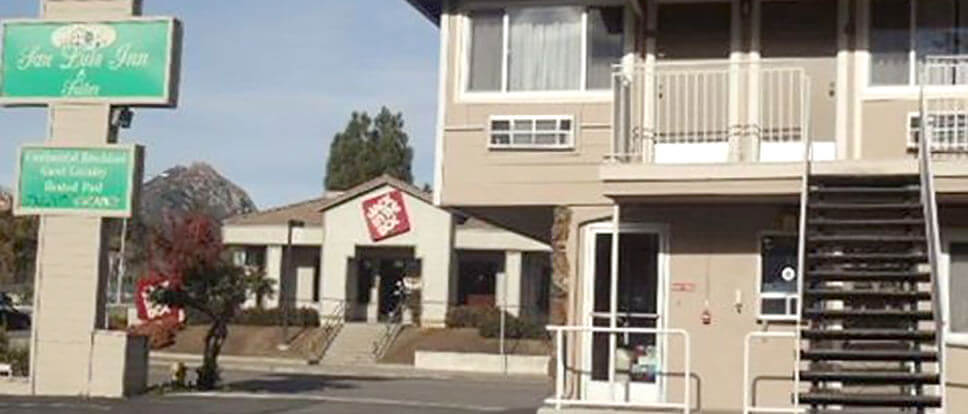 Entrance to San Luis Inn & Suites in San Luis Obispo, California