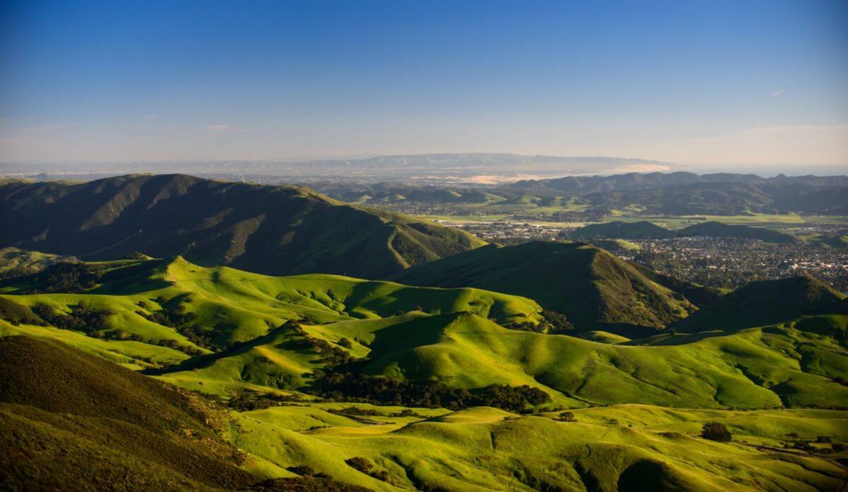 Green grassy San Luis Obispo Hills