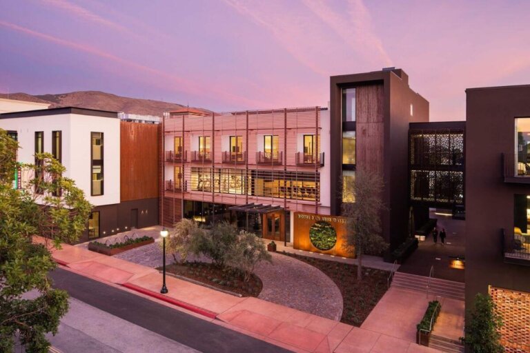 Hotel San Luis Obispo Invites Local Community to Holiday Open House