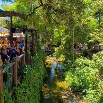 Creekside Dining Novo