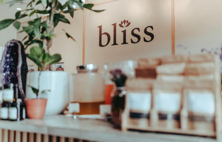 Meet Your Neighborhood Plant-Based Restaurant| Q&A with Dara Stepanek & Palaka Das of Bliss Café
