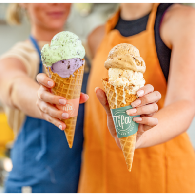 girls-holding-tifa-gelato