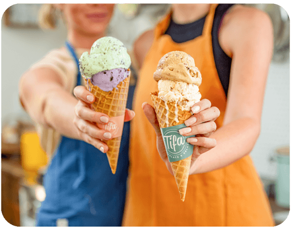 girls-holding-tifa-gelato
